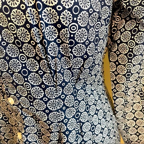 Jones New York Button down Shirt-Size Small - Picture 3 of 5